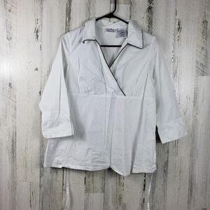 maternity announcements white vneck long sleeve women's size medium 8-10